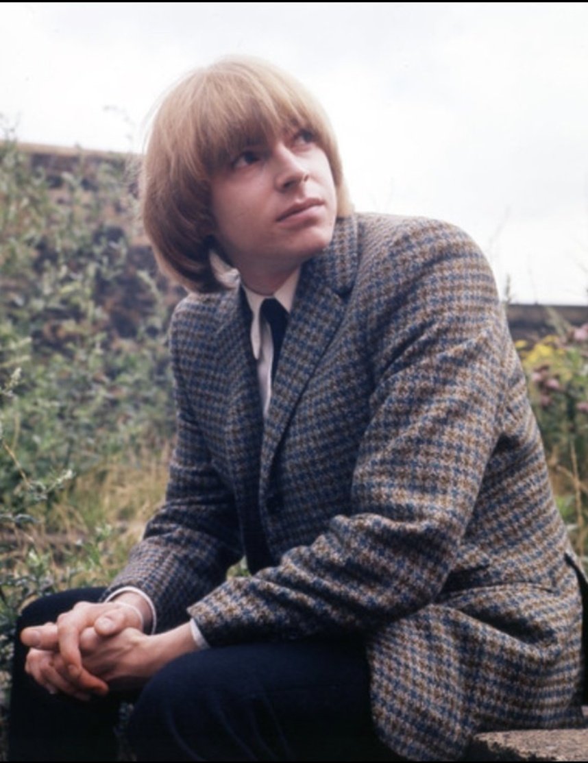 Today marks the 48th anniversary of the tragic passing of The Yardbirds and Renaissance singer, songwriter, harmonica player and guitarist Keith Relf, at the age of 33. 🌹
