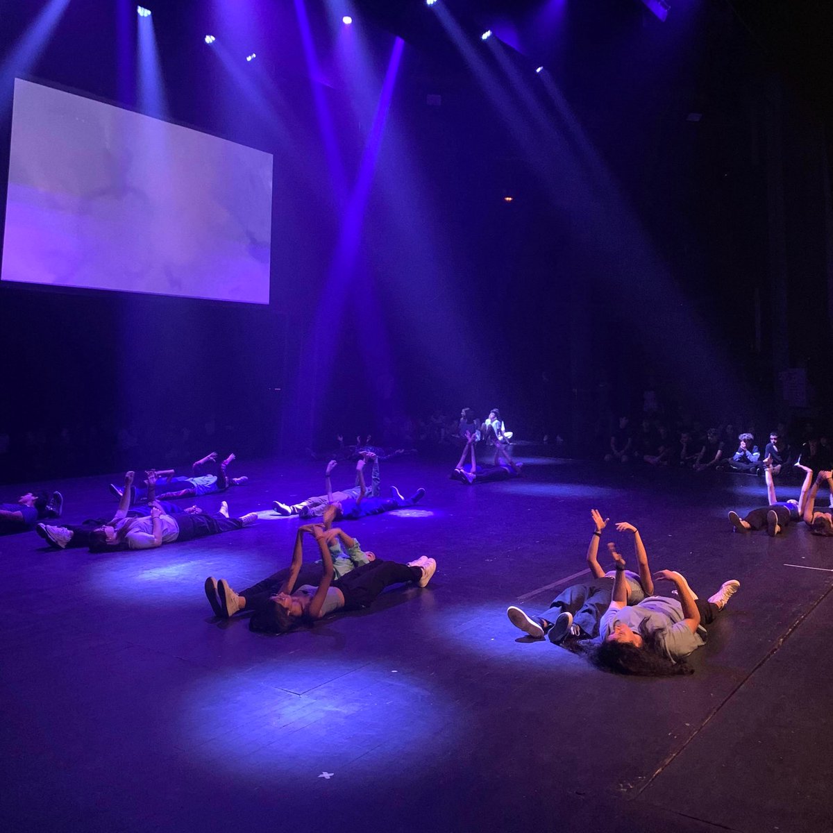 escenagran's tweet photo. El @TAGranollers i @ACGranollers acullen una nova edició del projecte #Mapadeball

👉Un projecte que promou la cohesió, integració i treball en equip dels joves a través del llenguatge del moviment

📅Funcions: 14, 15, 16 i 17 de maig

Més info i entrades: https://t.co/IwQTZuJeII https://t.co/bQeJv9Rxm8