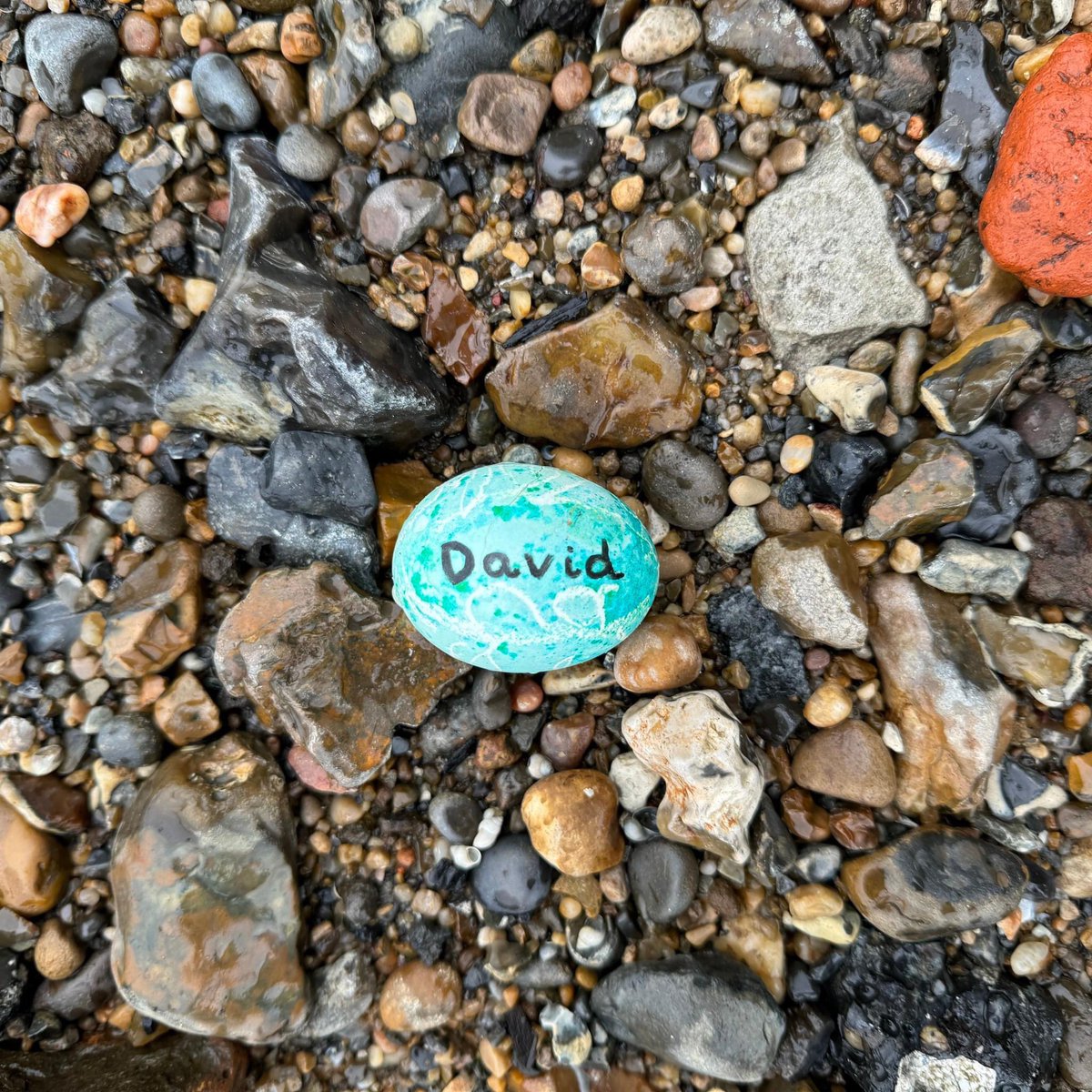 Last week I found David the Egg and he was a bit whiffy (I think he'd been bobbing around in the river since Easter). #Mudlark #Mudlarking #Larking