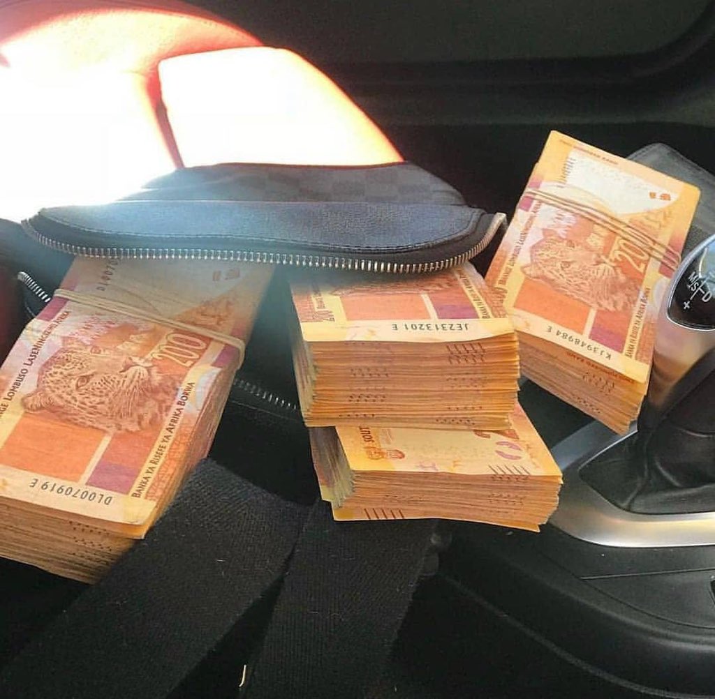 Can I send you R250 cash 🤭? If yes retweet my pinned tweet first 🥳.