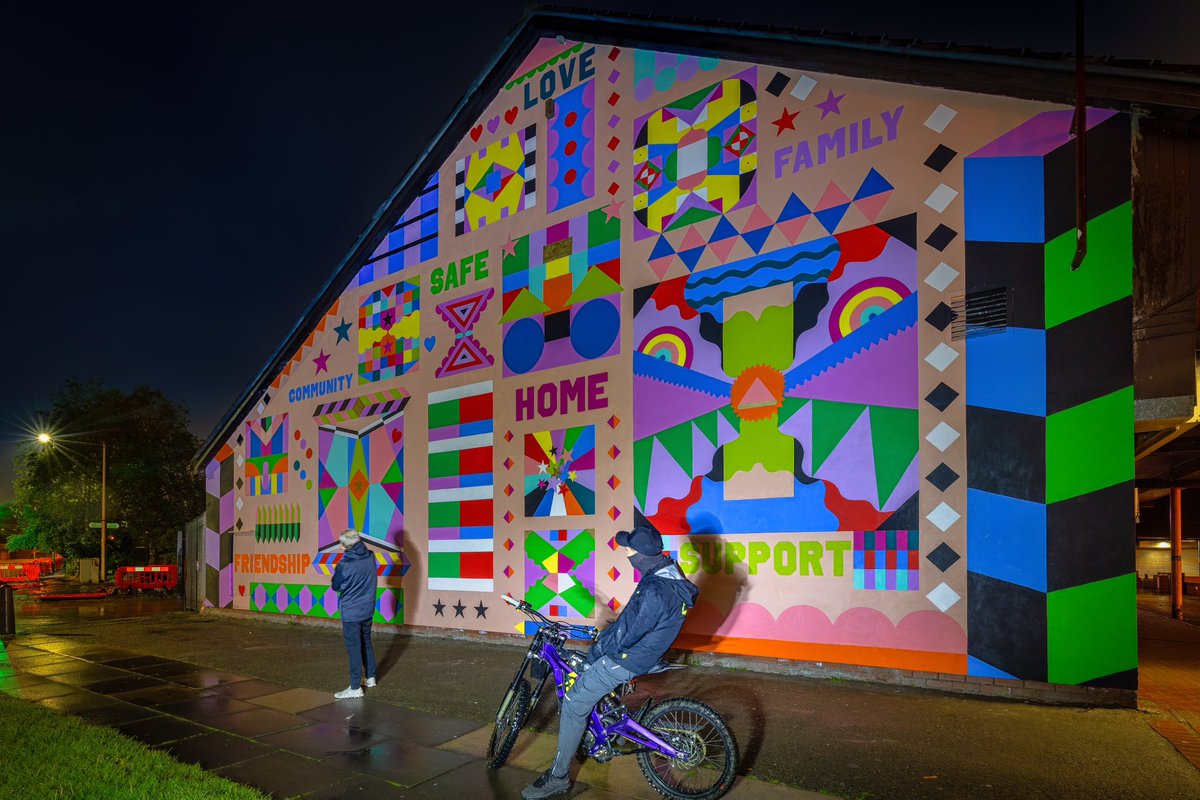 Stockbridge Village community mural ‘Home’ by @CHERIEGRIST 
#stockbridgevillage #knowsley #streetmural #artwork #artist #arteveryday #paintingart  #communityart #communityartproject #communitymural 
@TheHeartofGlass @cultureKnowsley @artinliverpool @AnnieForhousing @ace_thenorth