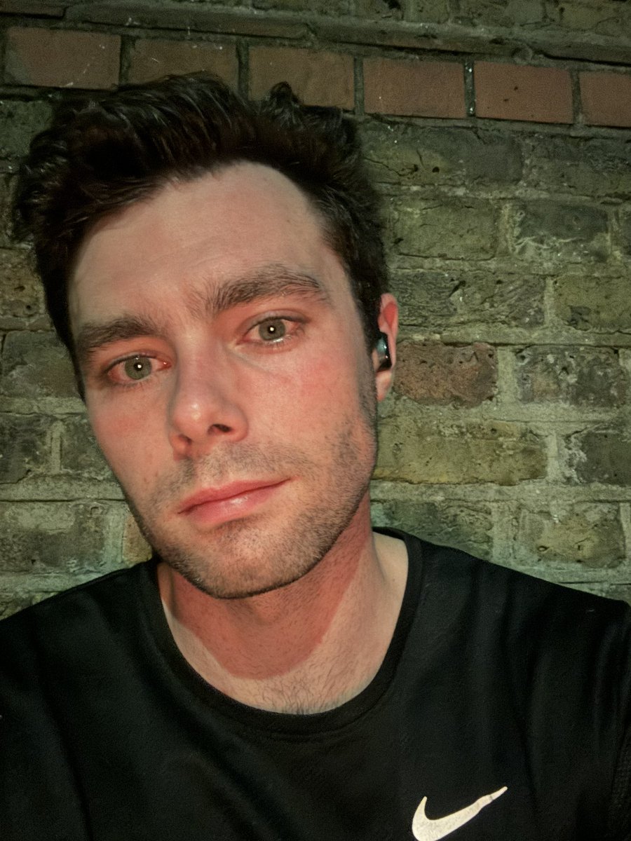 backdownstroke's tweet photo. Dead behind the eyes https://t.co/rR7HTEX3Rh