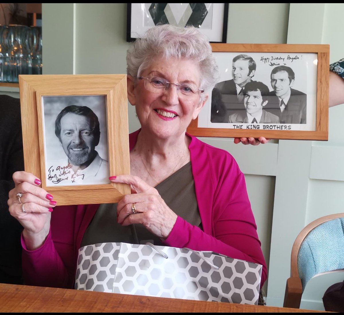 opsres's tweet image. Wanted to share this picture of my aunt on her 80th. A life long fan of The King brothers , she was given the most amazing gifts from Denis and his incredible wife Astrid. 5 years later Denis has made her smile again. A beautiful song and message at a time so very much needed. ❤️