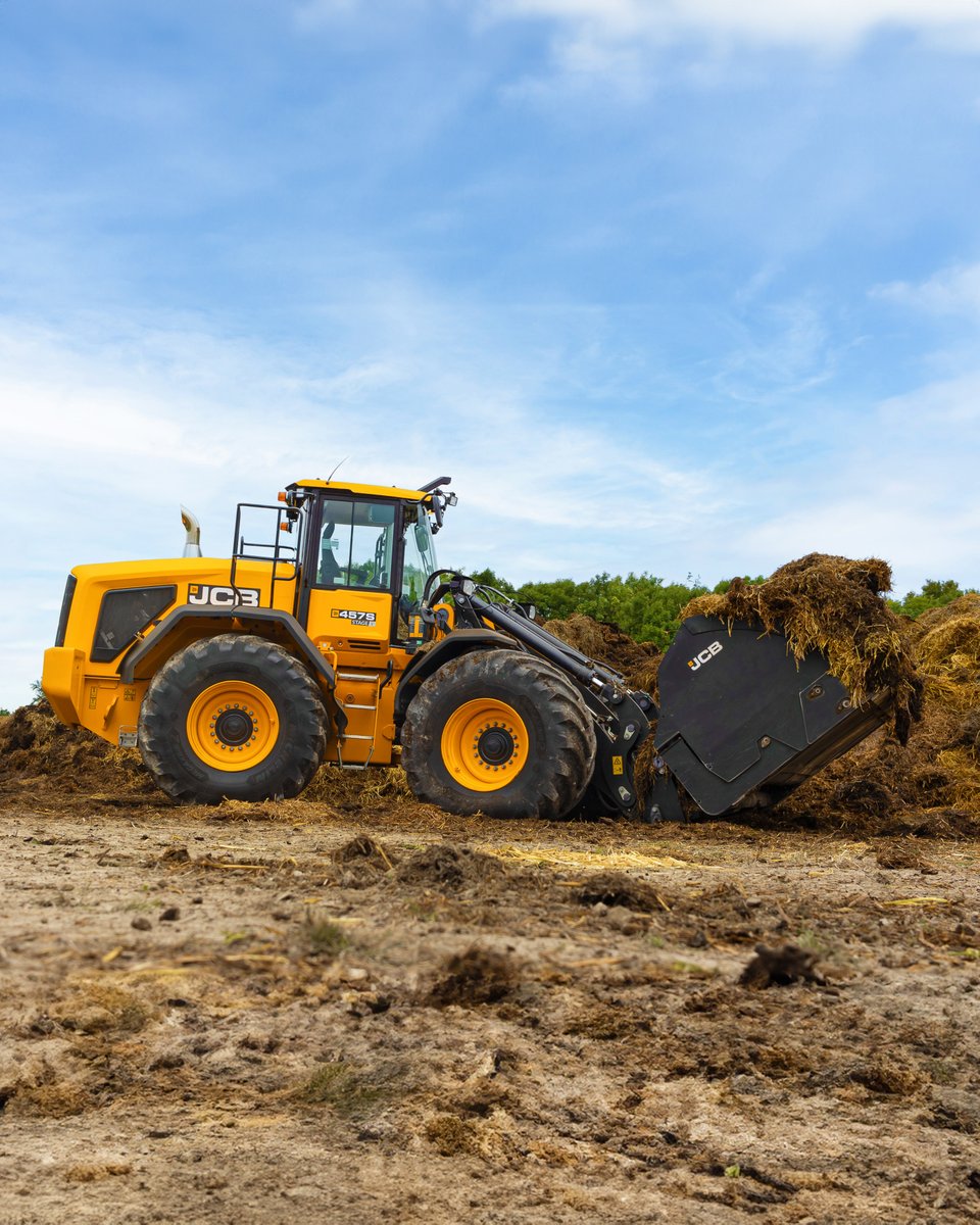 JCBagriculture's tweet photo. Productive by nature. A #JCB 457S wheeled loading shovel working for Eastern Counties Straw. Discover more: https://t.co/5eInz00Wgz. #JCBmoment
_
Photos by Aerial View Farming https://t.co/s1o9TEjtIU