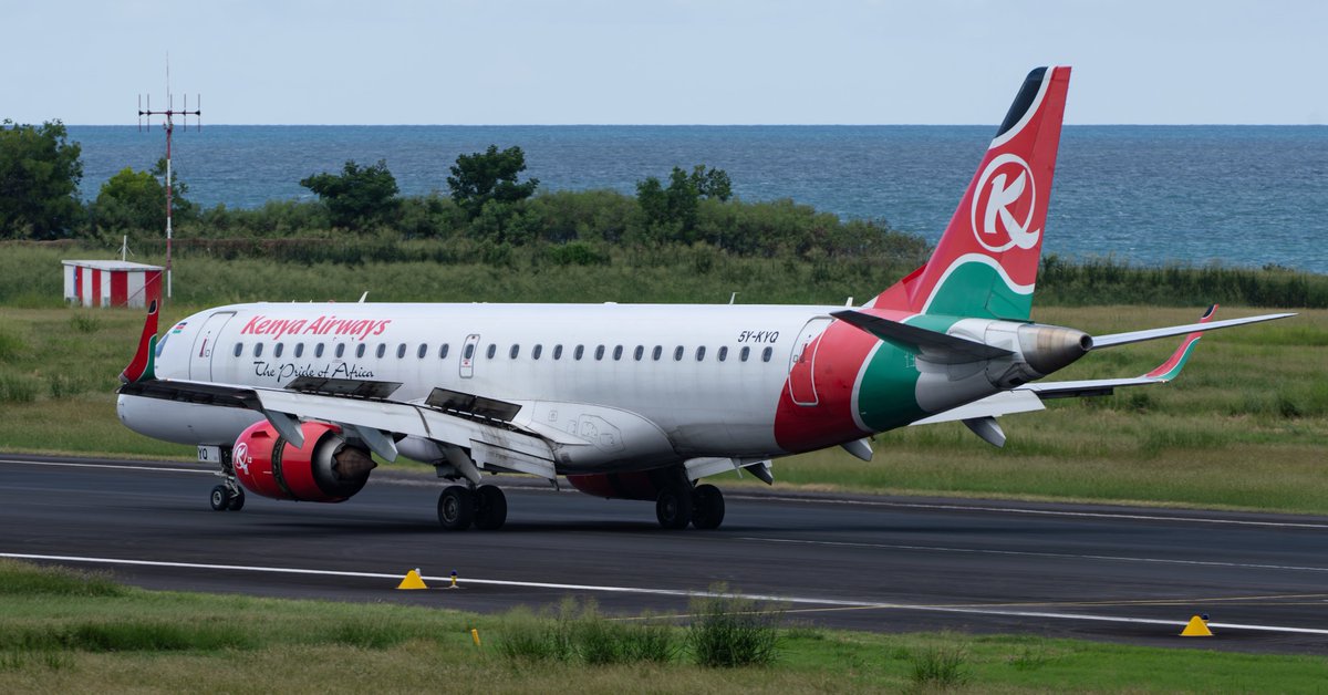 Arrivée piste 16 🛬Kenya 254 E190 (5Y-KYQ)
Nairobi 🇰🇪 ➡️ 🇾🇹  Mayotte
#Avgeek #aviation