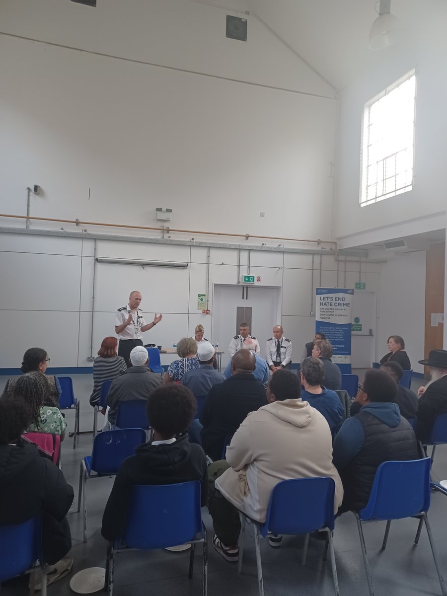 MPSHackney's tweet image. Great to see you all at last night’s #CommunityConversation 

We covered several topics including our new Safer Neighbourhoods set up and our commitment to tackling local robbery and motor vehicle crime

Thank you to all who joined

#YouSaidWeDid
