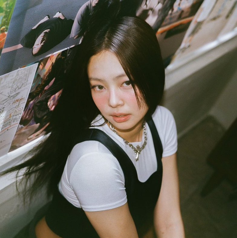 BLACKPINK's Jennie earns the longest charting song by a K-Pop soloist on the Billboard Hot 100 this decade (One Of The Girls; 20 weeks).