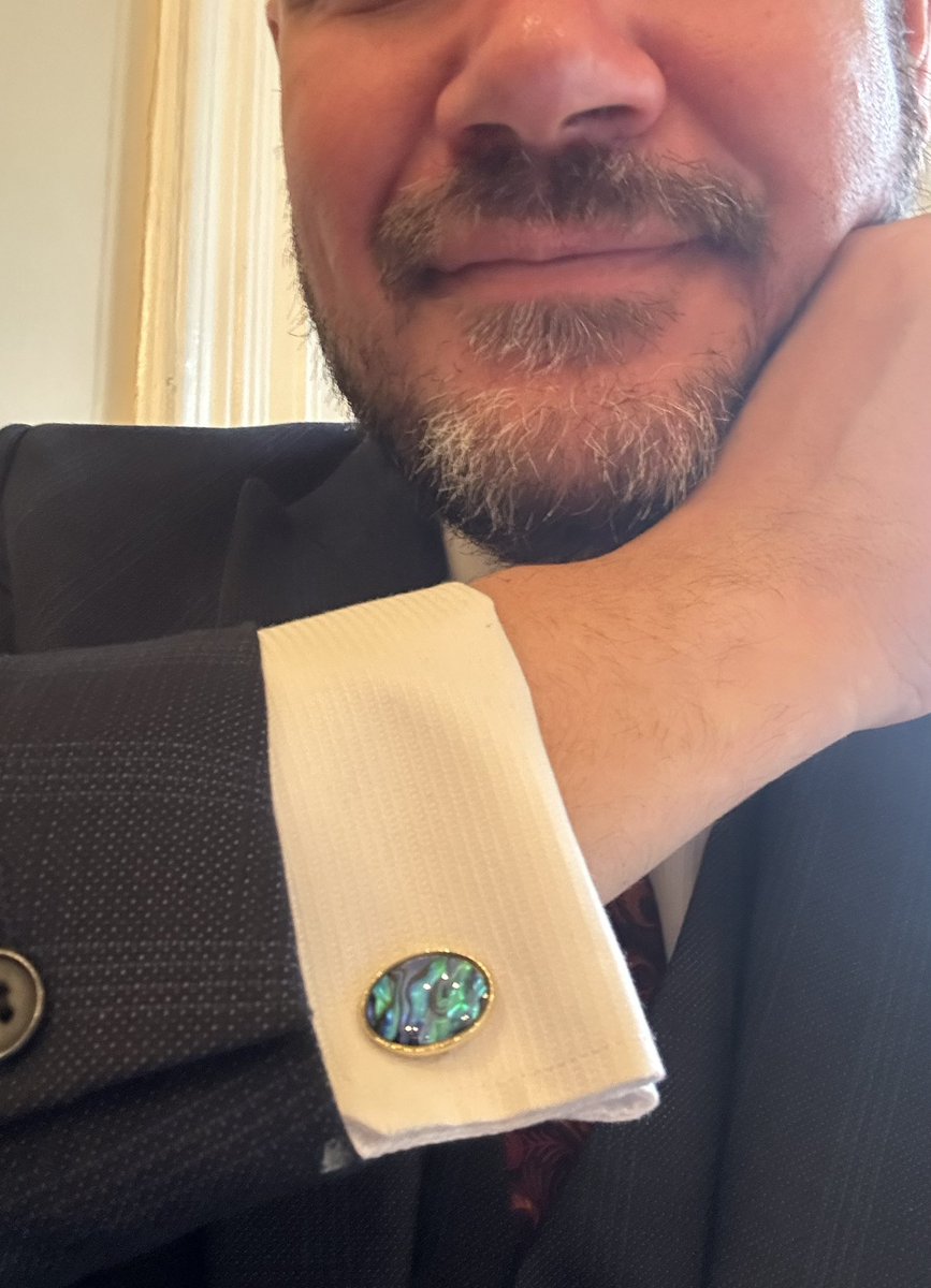 You can’t tell from this photo, but these cufflinks totally match my eyes!