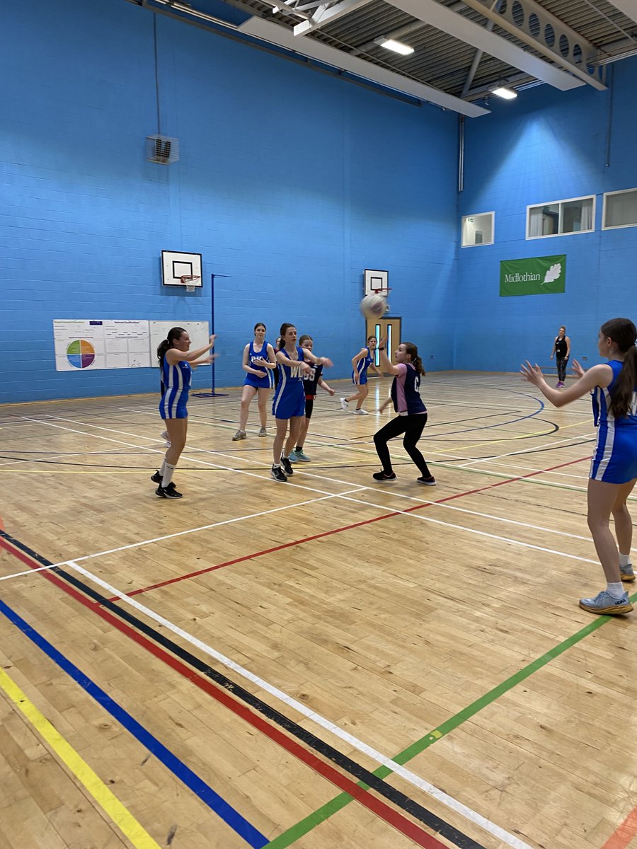 🏐Active Schools Midlothian Netball Tournament 🏐 Well done to @lasswadesports @PenicuikHS @stmarysrcps who all took part in a friendly tournament at Lasswade High school last night. Lots of fantastic passing, shooting and team work on display.