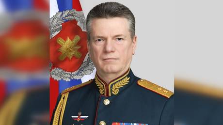 High-ranking Russian Defense Ministry official arrested Yury Kuznetsov is suspected of taking a bribe on 'a particularly large scale,' the Investigative Committee has said on.rt.com/ct2j