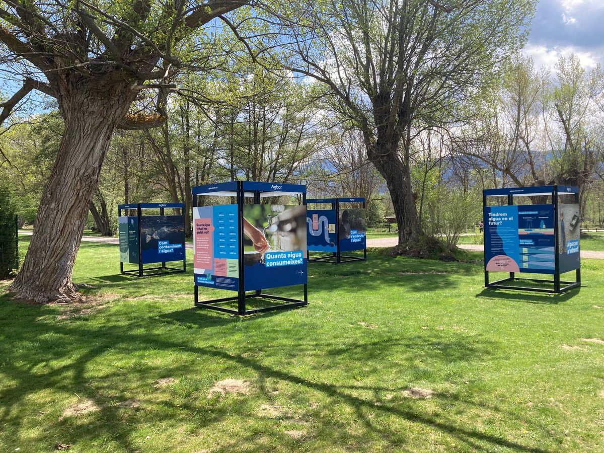 🤝 Inaugurem l'exposició #OperacióAigua a #Llívia amb l'alcalde del municipi <a href="/de_llivia/">ajuntament de llívia</a>, Albert Cruïlles, i el director d'Agbar Pirineus. <a href="/Albertestival/">Albert Estival</a> 

La cita ha comptat també amb l'assistència d'altres membres del consistori i d'Agbar.

📍 Fins al 13 de juny, t'esperem al