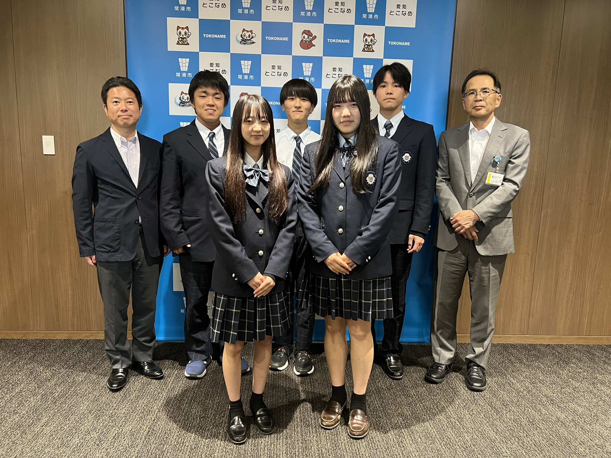 日本福祉大学附属高校の制服 ブレザー