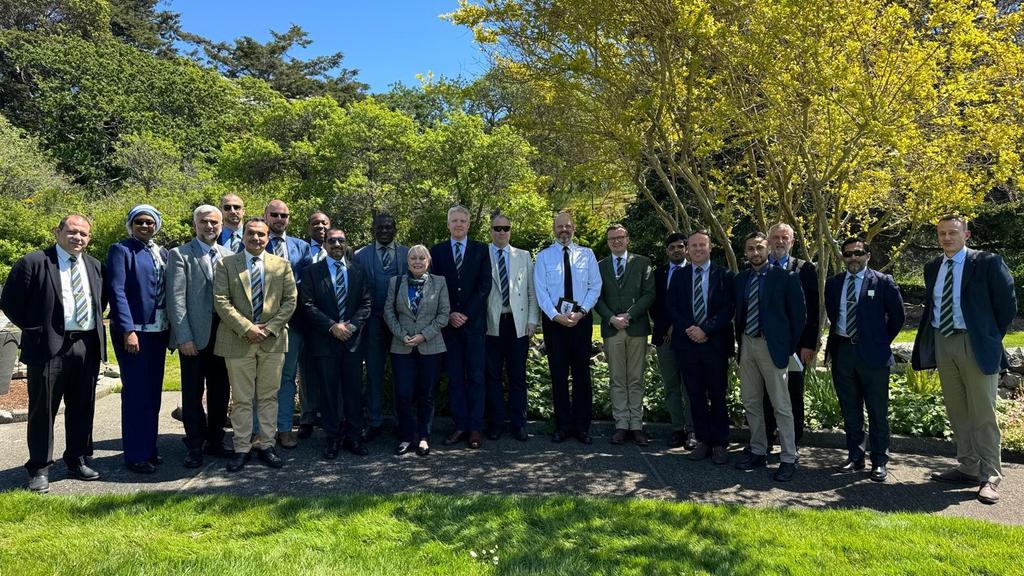 A visit to Victoria for our study group in Canada to discuss high north ops, Indo-Pacific strategy &amp; climate change with <a href="/RoyalCanNavy/">Royal Canadian Navy</a>, @VinaNajidulla, <a href="/MLInstitute/">Macdonald-Laurier Institute</a>, <a href="/Purilock/">dareennnn</a>, @uvocpoli &amp; <a href="/TomCodringtonUK/">Tom Codrington</a>. <a href="/DefAcUK/">Defence Academy</a> #RCDS2024 <a href="/UKinCanada/">UK in Canada 🇬🇧🇨🇦</a>