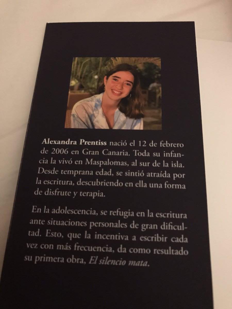 Juan A. Domínguez (@jads1960) on Twitter photo Es muy agradable recibir regalos sentidos de tus alumnos y más a estas alturas de mi vida y en mi situación personal actual. Gracias Alejandra 2º Bach <a href="/ColeHeidelberg/">Colegio Heidelberg</a> eres un encanto y una luchadora. Es muy agradable recibir regalos sentidos de tus alumnos y más a estas alturas de mi vida y en mi situación personal actual. Gracias Alejandra 2º Bach <a href="/ColeHeidelberg/">Colegio Heidelberg</a> eres un encanto y una luchadora.