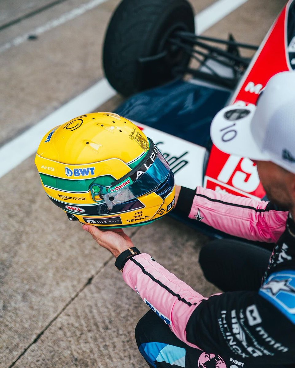 🥰 Pierre Gasly, Imola’da efsane Ayrton Senna’nın kask tasarımıyla yarışacak.

#F1 #ImolaGP
