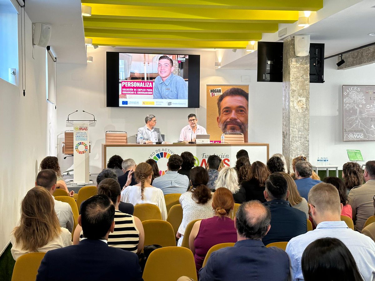HOGAR SÍ (@hogarsi) on Twitter photo Arranca en #Sevilla #Personaliza, un nuevo enfoque para combatir el #sinhogarismo mediante el #empleo personalizado.
Evento con <a href="/AlvaroPimentelS/">Álvaro Pimentel Siles 🇪🇸</a>(<a href="/Ayto_Sevilla/">Ayuntamiento de Sevilla</a>) Fina Martínez (<a href="/EmpleoJunta/">Consejería de Empleo, Empresa y Trabajo Autónomo</a>) @jmcaballol (#HOGARSÍ)
#EuropaSeSiente #FSEPlus #CofinanciadoporlaUniónEuropea <a href="/empleogob/">Ministerio Trabajo y Economía Social</a>🧵 Arranca en #Sevilla #Personaliza, un nuevo enfoque para combatir el #sinhogarismo mediante el #empleo personalizado.
Evento con <a href="/AlvaroPimentelS/">Álvaro Pimentel Siles 🇪🇸</a>(<a href="/Ayto_Sevilla/">Ayuntamiento de Sevilla</a>) Fina Martínez (<a href="/EmpleoJunta/">Consejería de Empleo, Empresa y Trabajo Autónomo</a>) @jmcaballol (#HOGARSÍ)
#EuropaSeSiente #FSEPlus #CofinanciadoporlaUniónEuropea <a href="/empleogob/">Ministerio Trabajo y Economía Social</a>🧵