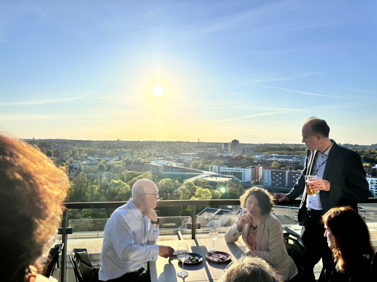 Thank you @TheEndoSociety @StephenHammes and John Newell-Price for hosting us at a magnificent sunny roof top reception at #ECE2024 @ESEndocrinology @EsePresident #BecauseHormonesMatter