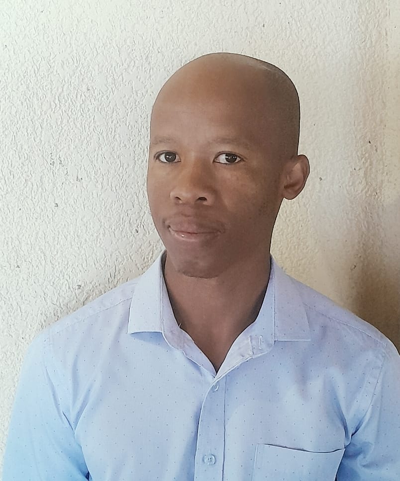 On 7 June - World Food Safety Day! We're pledging food safety at our 300+ #SasolDelight stores across SA. Meet Donald Mofokeng, Fresh Food Field Specialist, with over 10yrs of experience in food safety & certifications  linkedin.com/feed/update/ur…
#WFSD #WorldFoodSafetyDay #WFSD2024