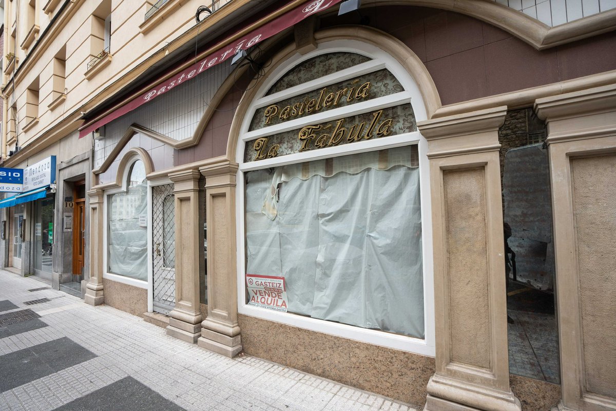 🛍️⬇️ Lovaina ha perdido 216 tiendas en los últimos 8 años. Es el 5° barrio de Vitoria que más Comercio está perdiendo y urge actuar. ⏭️ @blanca_lacunza 📲 ppvitoria.com/lovaina-ha-per…