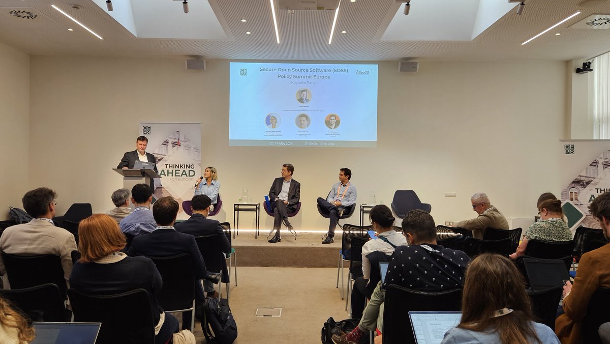 🔴 LIVE NOW / The keynote panel of our and @LF_Europe #SOSS2024 Policy Summit is on! We are hearing from: 📌 @LorenaBoix, @DigitalEU 📌 Cedric Gegout, @Canonical 📌 Koos Lodewijkx, @IBM Moderated by @mirkoboehm Learn more about the event here 👉 ceps.eu/ceps-events/se…