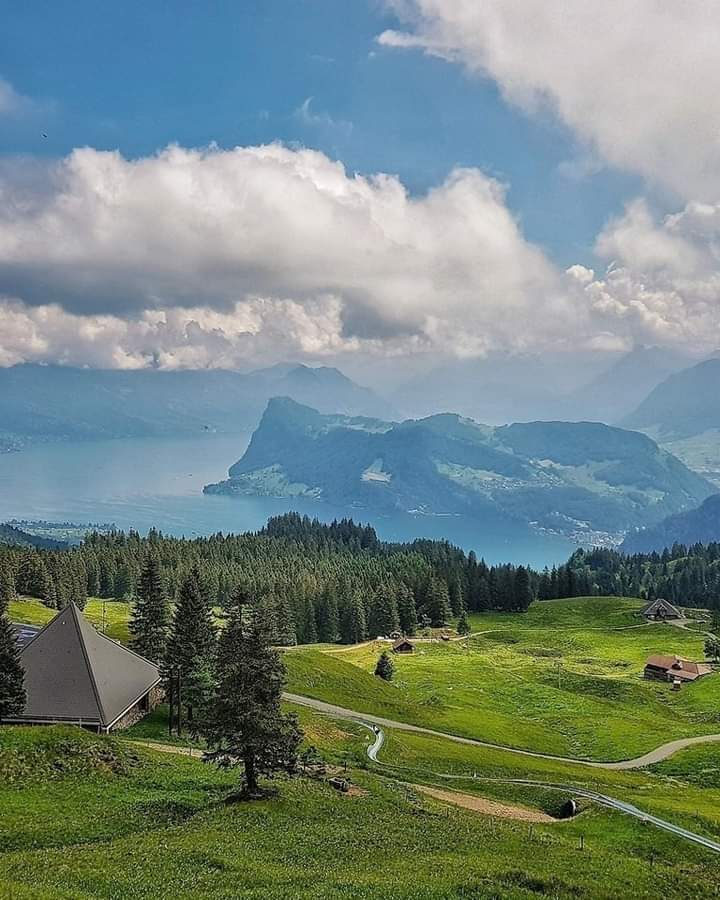📍Mount Pilatus
Mountain in Switzerland 🇨🇭