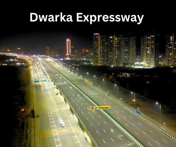 I've mentioned before that when the #DwarkaExpressway is completed, real estate prices in Gurugram will likely soar. Those who heeded my advice are already seeing significant gains, and this is just the beginning. Property values will continue to rise, fueled by increased demand…