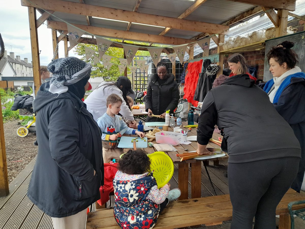 Looking forwards to being back at Washhouse Garden today for our gardening and cooking group alongside @AmmaBirth This week, are cooking a delicious noodle soup, perfect rainy day food. Yum! 🥣🥦 #PEEKwellbeing