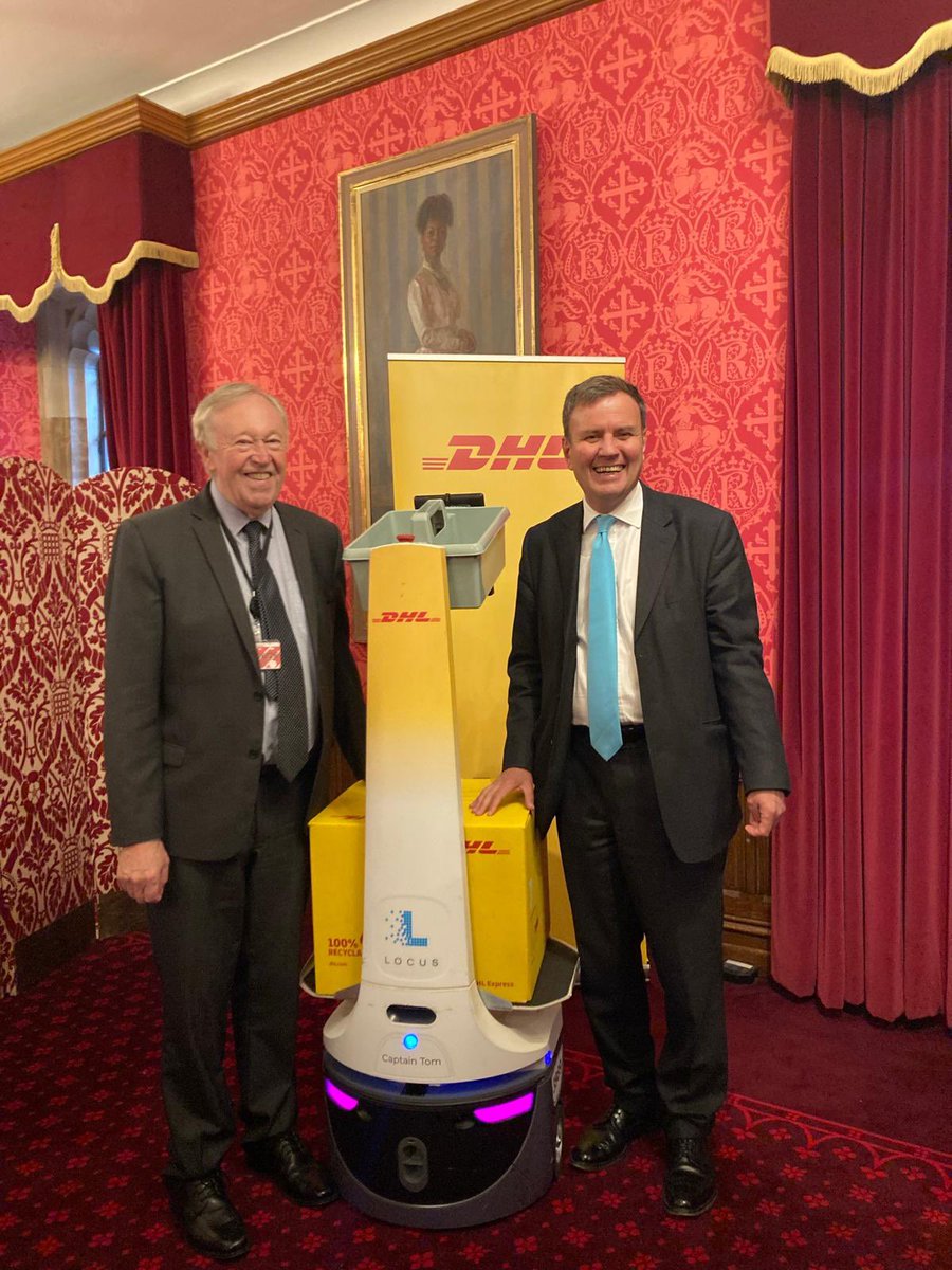 📦Logistics play an invaluable role in Britain's global trade - contributing £163 bn to the UK economy in 2021 through more than 220,000 enterprises 💷   I spoke at @DHLParcelUK's Parliamentary reception about their leading role in streamlining complex supply chains for business