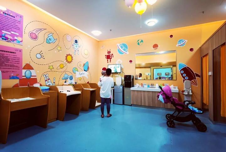 Starting May 15, #Ningbo will implement the 'Ningbo Infant and Maternal Facilities Construction and Management Measures', making it the first city in China to legislate for the construction and management of mother and infant facilities. 🌟👶 #NingboFocus