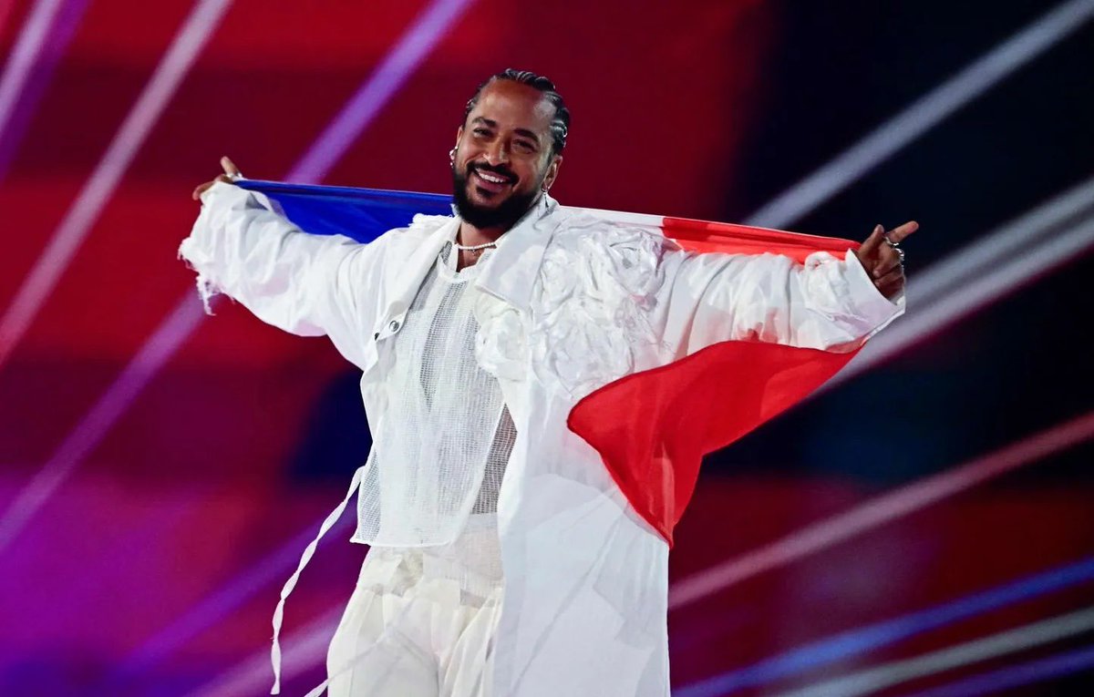 Slimane et son titre « Mon Amour » (représentants de France à l’#Eurovision) détiennent le record du titre français le plus streamé en 24h sur #Spotify avec 1.9 millions de streams. Fort de son succès, il vient d’annoncer sa première tournée mondiale. Félicitations ! 🇫🇷🎤