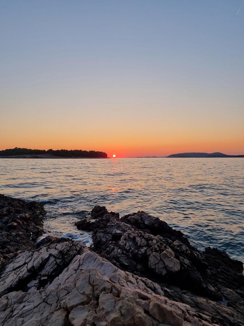 Enjoy #OurEarthPorn!
(Steal This Hashtag for your own and join the community of Nature Addicts! )

Beautiful Sunset 3000x4000(OC) Croatia  
Photo Credit: DreamLoverNature 
.