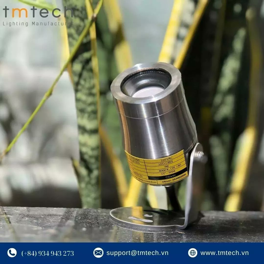 Crafted from 6061 aluminum and AISI 316L stainless steel, our Oliver light is not only visually appealing but also extremely durable. Combined with CNC technology and Anodizing finish, the product delivers perfect lighting and withstands harsh weather conditions.