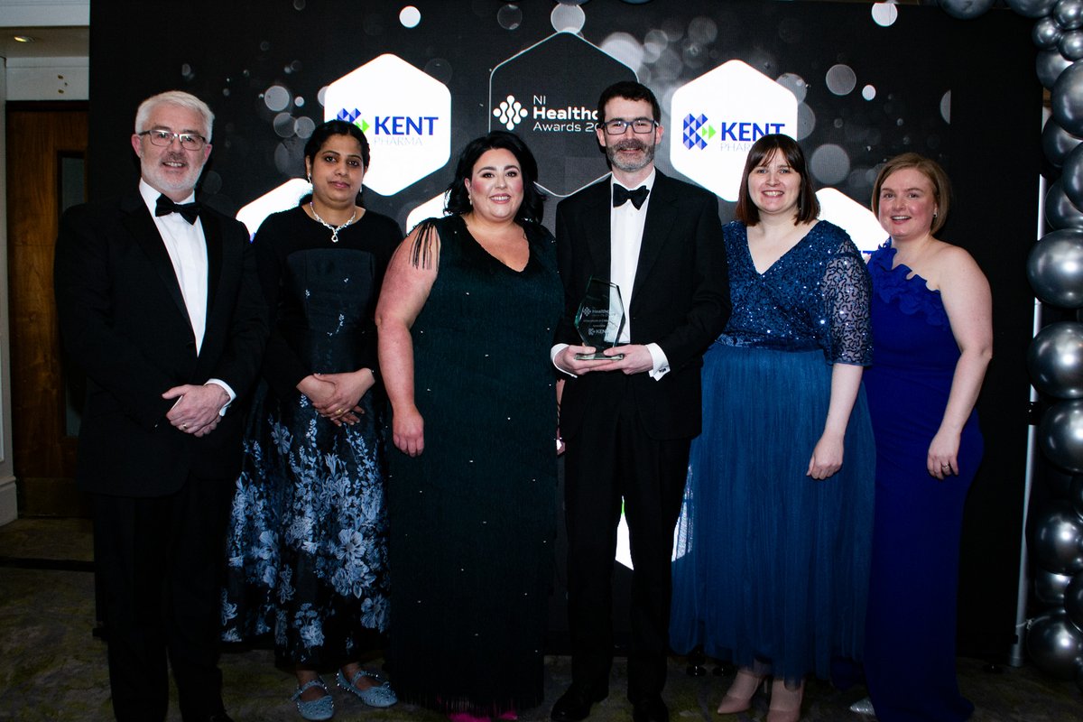 ✨Congratulations to our Cardiac Surgery Intensive Care Unit who recently received the 'Critical Care Innovation' Award at the recent NI Healthcare Awards. 💫Their 'RopeBridge' Protocol reduced ICU length of stay for patients and reduced the number of physiotherapy referrals!