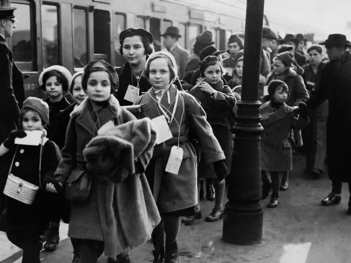 I had a great conversation with @MemoryoftheKT about the history of the Kindertransport(s). Check it out!