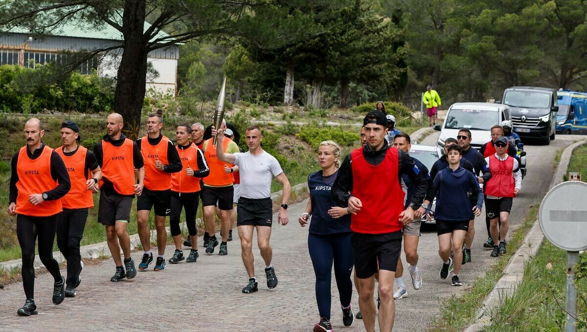 JO Paris 2024 : un Catalan parmi les 'gardes du corps' de la flamme olympique ➡️ l.francebleu.fr/Rp50