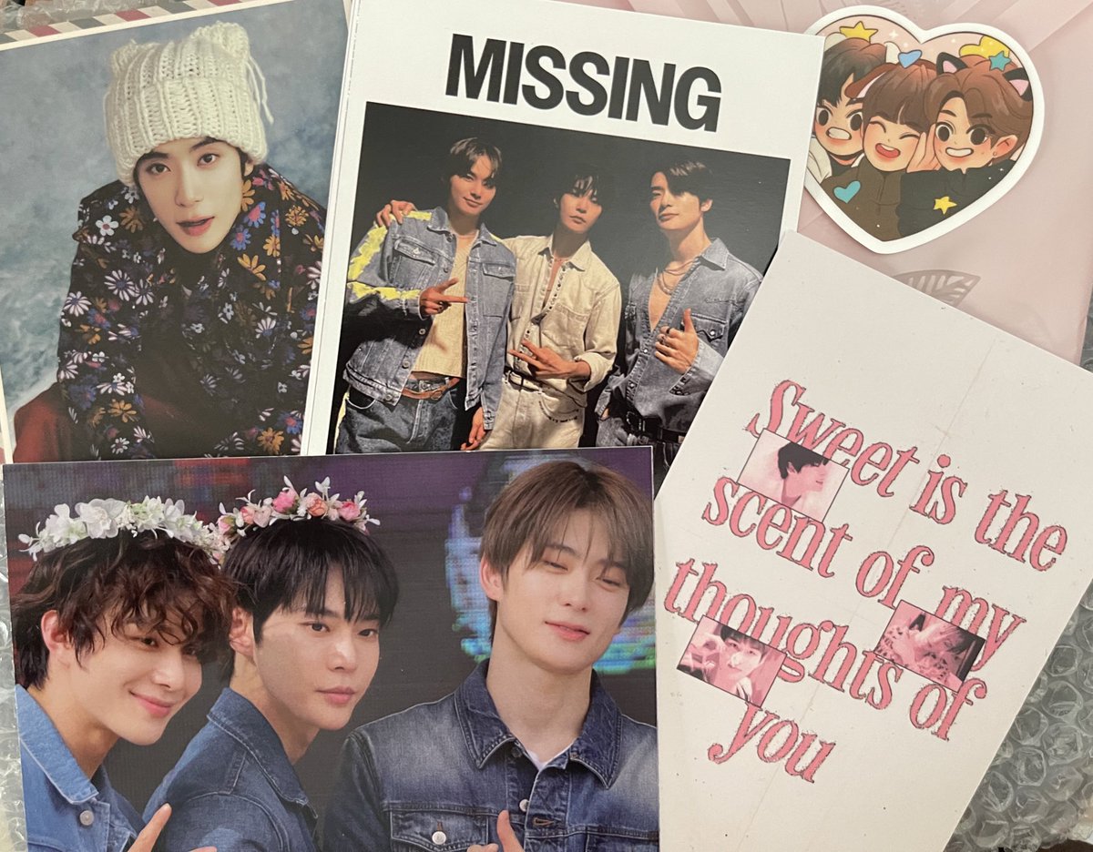 i almost forgot to post this. ~
anw, thank you so much <a href="/flowerroad417/">Flower Road 417</a> for my djj cutie kit!! 🐰🍑🐶

🩶🖤🤍

#도재정_꽃길만걷자 #FlowerRoadWithDJJ