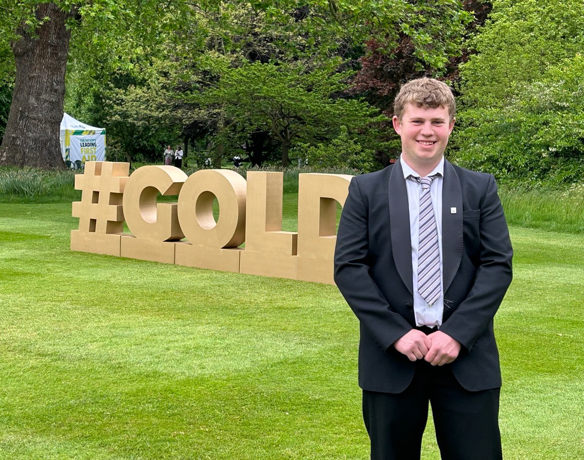 Congratulations to our Guernsey Apprentice Mechanic, Billy Gregg, who recently collected his Duke of Edinburgh Gold Award from Buckingham Palace. @GuernseyPress @gbtea_guernsey @myguernseytv @SigmaRoc_Plc