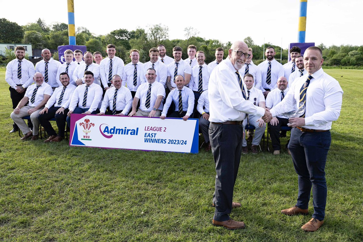 NHSOBRFC1's tweet photo. 𝙒𝙍𝙐 𝙏𝙍𝙊𝙋𝙃𝙔 𝙋𝙍𝙀𝙎𝙀𝙉𝙏𝘼𝙏𝙄𝙊𝙉 🏆 💙💛

𝙇𝙀𝘼𝙂𝙐𝙀 𝟐 𝙀𝘼𝙎𝙏 𝙒𝙄𝙉𝙉𝙀𝙍𝙎 𝟐𝟎𝟐𝟑/𝟐𝟒 https://t.co/6SO7pgdTDg