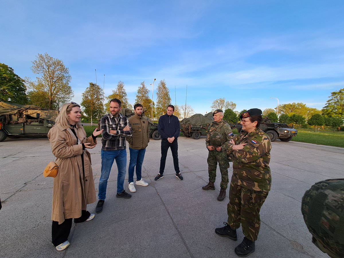 Met de commissie Defensie op bezoek bij de Nederlandse 13e Lichte Brigade, onderdeel van de NAVO oefening Steadfast Defender. Een mooie kans om de Nederlandse militairen uitgebreid te kunnen spreken over hun werk, wat er goed gaat en wat ze graag anders zien. 

We mochten een