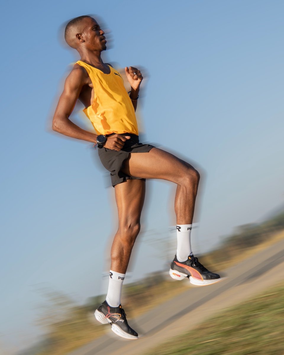PUMASouthAfrica's tweet photo. Full speed ahead in @pumarunning Fast-R2. 🚀
Serious speed and powerful energy return - the perfect recipe.
🏃🏾♂️: @N_Mhlakwana https://t.co/tCIWNRIAyF