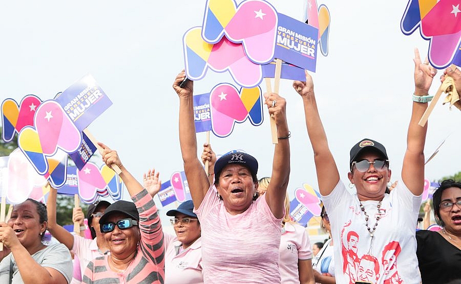 #SepaQue || Gran Misión Venezuela Mujer garantiza protección social integral de las féminas. #15May Más detalles aquí: acortar.link/fADmg1
