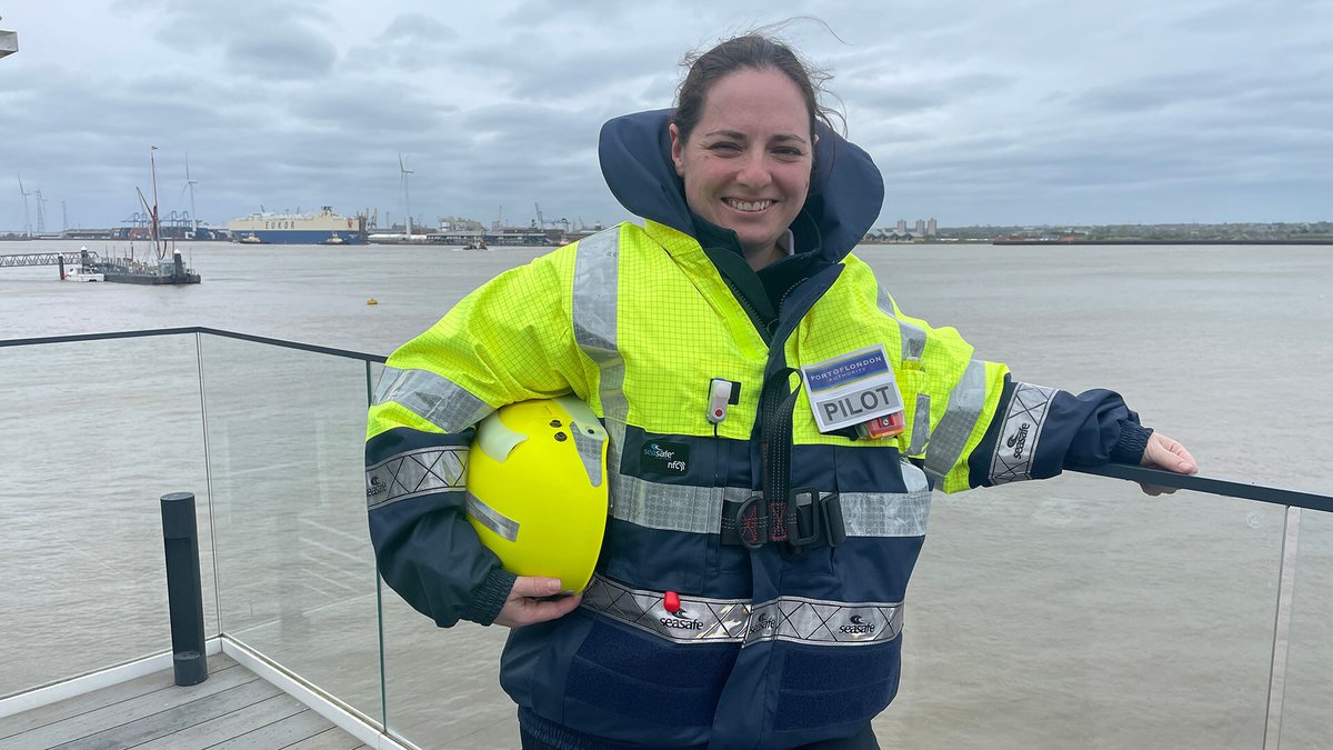 The PLA welcomes Caroline ‘Caz’ Palmer to our pilotage team, as she embarks upon an intense six-month training programme, which will equip her for the unique challenges of navigating the Thames. Find out more ➡️ hubs.la/Q02x4V_q0 #RiverThames #Pilotage #PortOfLondon