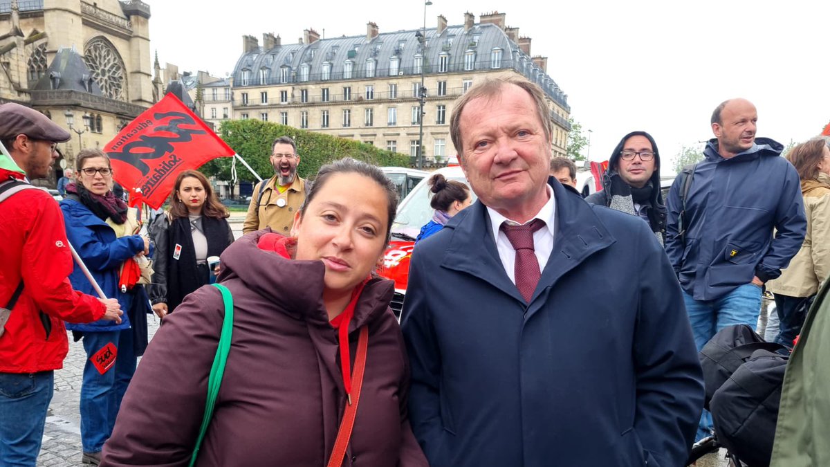 La mobilisation pour un #planDurgence93 se poursuit. Présent cet après-midi aux côtés des enseignants et des parents mobilisés .