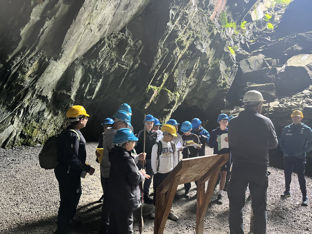 A morning visit to Llanfair Slate Caverns for 7S saw them learn about the life of a miner @qmgs1554 @QMGS_Year_7