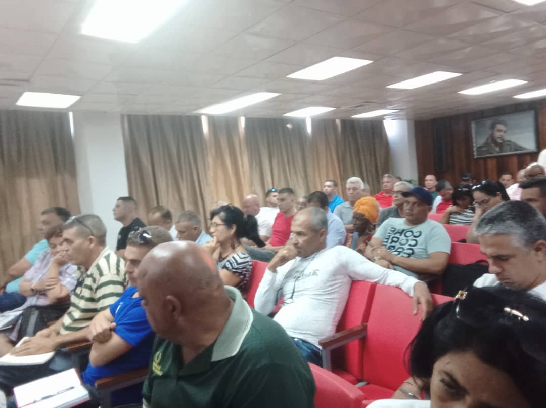 Factores decisores en #SanctiSpíritusEnMarcha evalúan acciones por el aniversario 510 de la villa. #GenteQueSuma en este #YayaboEn510 @DiazCanelB @DrRobertoMOjeda @PartidoPCC @AlexisLorente74 @SanctiSpiritus1 @MEspirituana