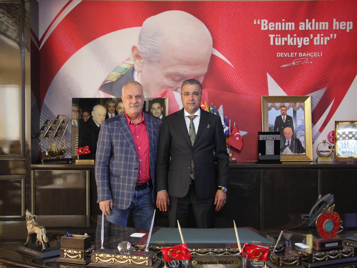 Etimesgut Belediyespor Kulübü Eski Başkanı Sn. Mesut Şahingöz, İl Başkanımız Sn. Alparslan Doğan’ı makamında ziyaret etti.

Ziyaretlerinden dolayı kendilerine teşekkür ederiz.