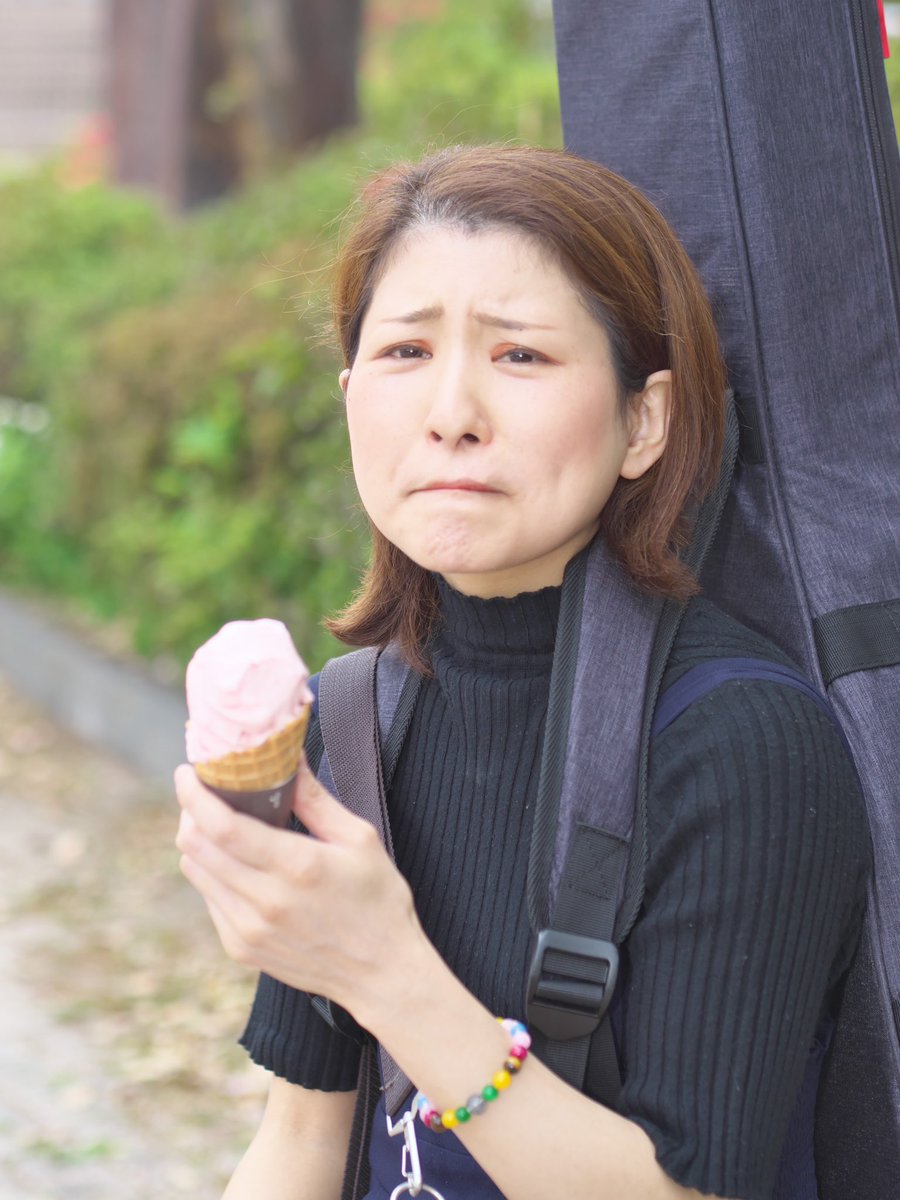 本当にいい顔してると撮ってくれた写真笑

撮影の合間に食べた桜餅味の
ソフトクリームが絶品だった❤️

もちっとした食感に優しい甘さで
心も顔もほぐれたあ(((*´ω`*)))