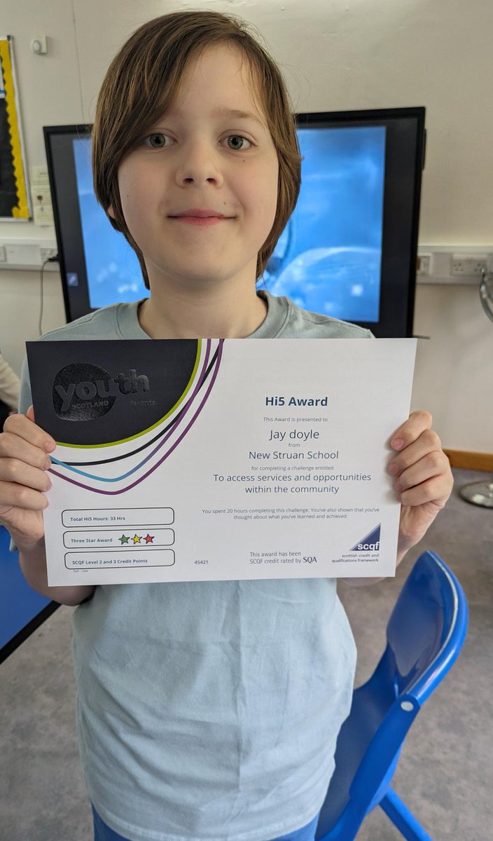 Well done to Jay who received his Hi5 award today for accessing services and opportunities within the local community. Congratulations 🥳🥳