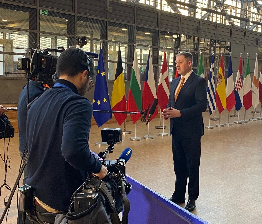 🗣️Minister for Sport @ThomasByrneTD addresses the media at today's EU Sports Council meeting. 🙌Welcome news on the EU Work Plan for Sport, which will support our efforts to increase participation in Sport and physical activity. #SportMatters