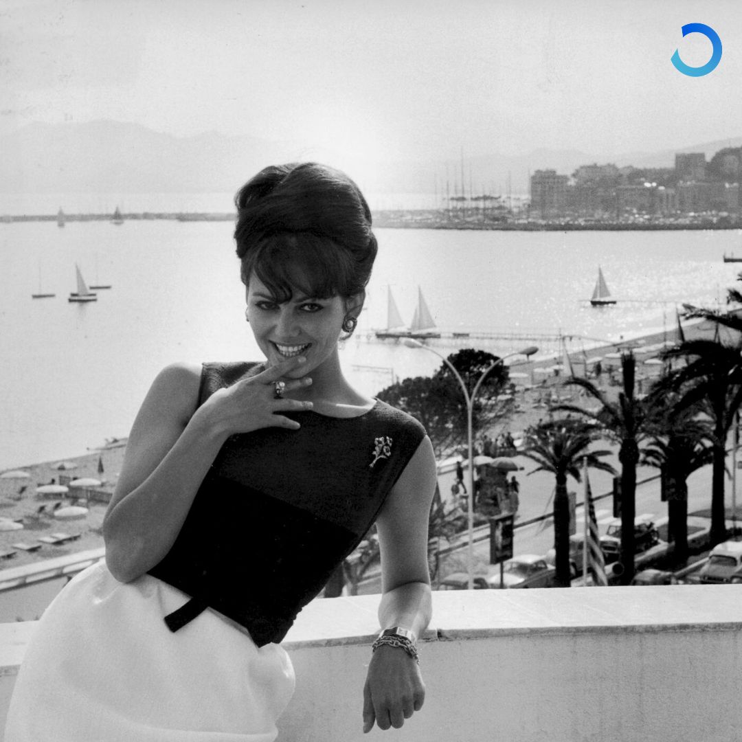 Claudia Cardinale au Festival de Cannes en 1963, pour LE GUÉPARD, qui remportera la Palme d'or☀️ Le chef d'œuvre de Visconti, toujours dispo dans l'abonnement.